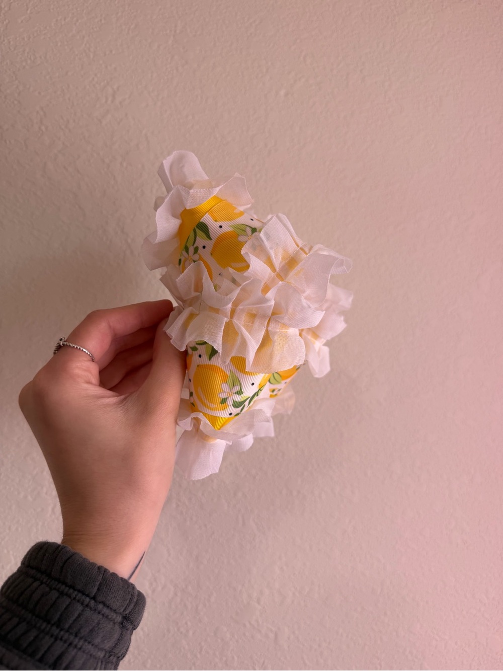 White Ruffled Lemon Bow - Picture 3 of 3